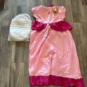 Adult Princess Peach costume. XL